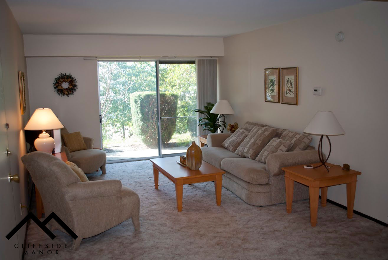1 Bedroom Photo Tour of Cliffside Manor Apartments in Emsworth