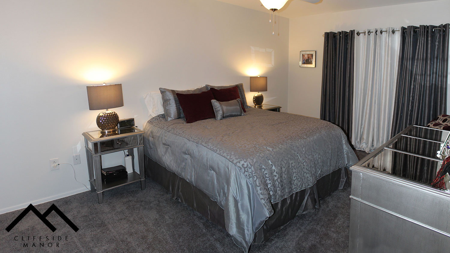 Photo Tour of Cliffside Manor Apartments in Emsworth